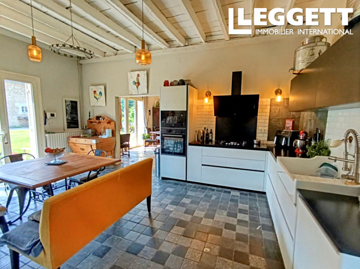 Image No.6-6 Bed House for sale