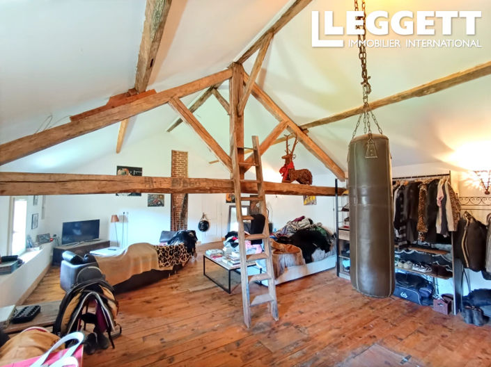 Image No.9-6 Bed House for sale