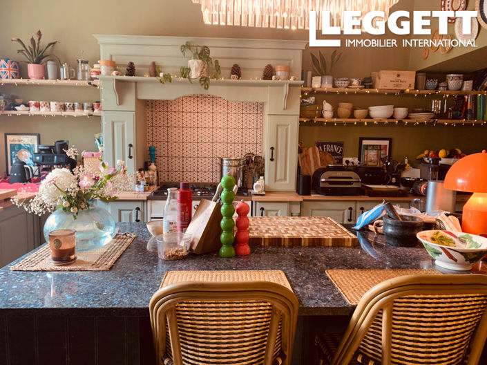 Image No.2-5 Bed House for sale