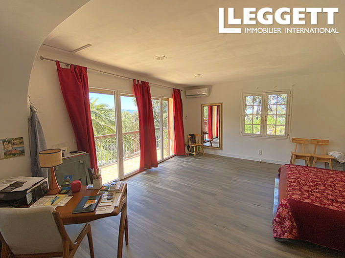 Image No.7-5 Bed House for sale