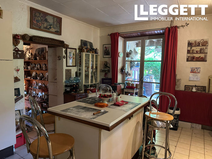 Image No.6-6 Bed House for sale