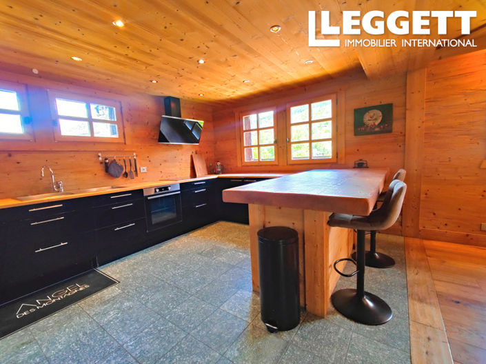Image No.4-6 Bed House for sale