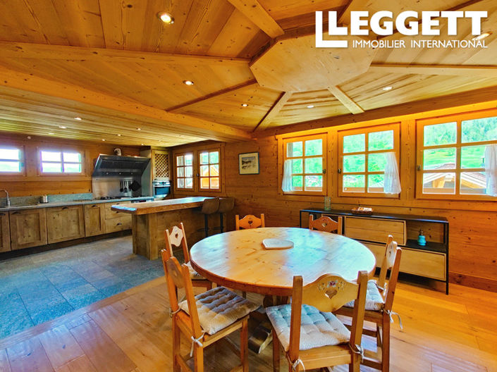 Image No.6-6 Bed House for sale