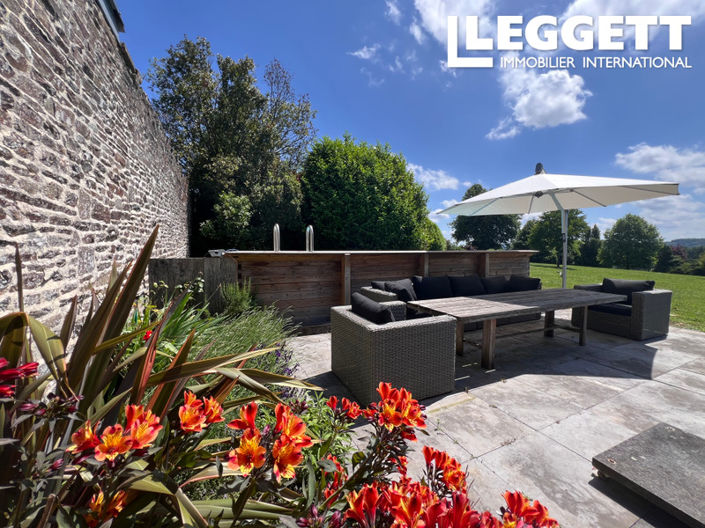 Image No.9-8 Bed Chateaux for sale