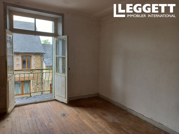 Image No.8-5 Bed House for sale