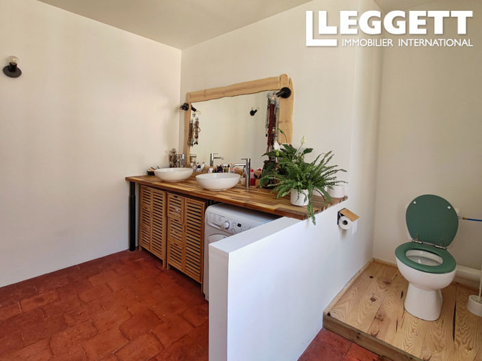 Image No.6-2 Bed House for sale