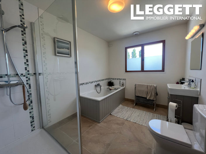 Image No.9-4 Bed House for sale