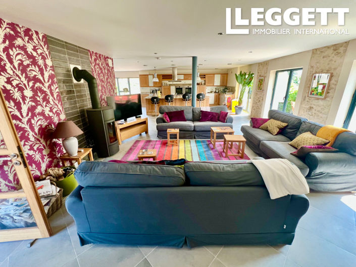 Image No.9-7 Bed House for sale