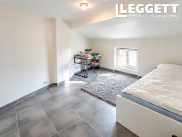 ahr0chm6ly9jzg4uagvzdglhlmltbw8vaw1hz2uvvevom