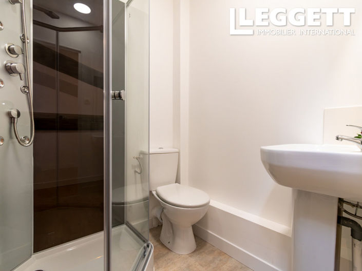 Image No.10-3 Bed House for sale