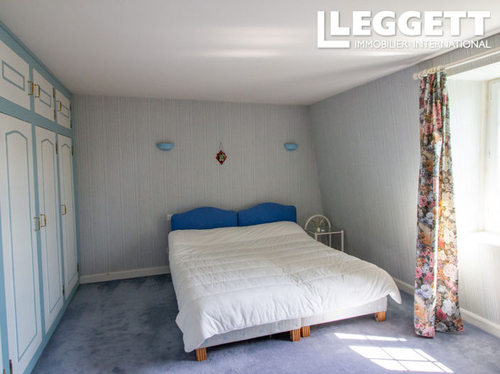 Image No.9-5 Bed House for sale