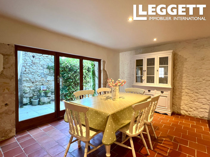 Image No.8-3 Bed House for sale