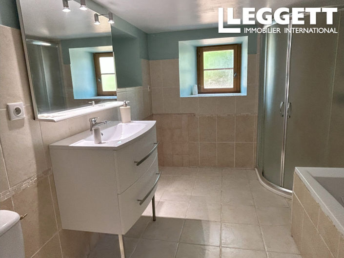 Image No.10-3 Bed House for sale