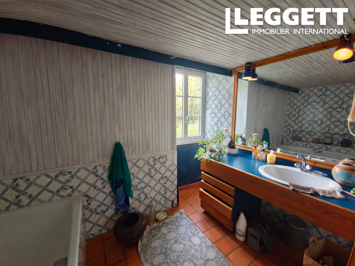 Image No.8-5 Bed House for sale