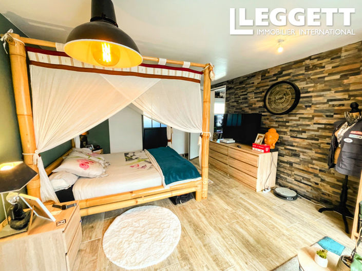 Image No.10-4 Bed House for sale