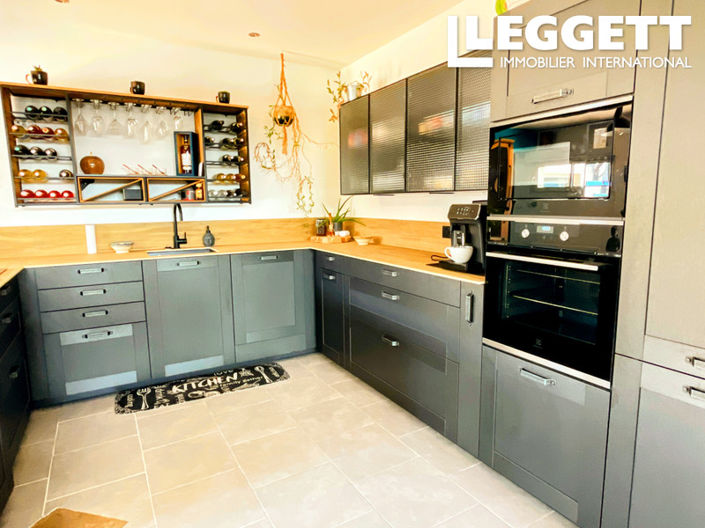 Image No.3-4 Bed House for sale