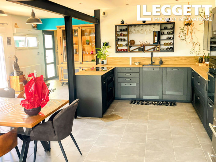 Image No.7-4 Bed House for sale