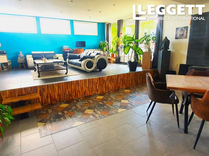 Image No.8-4 Bed House for sale