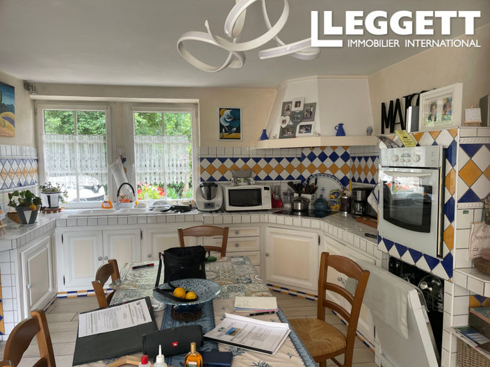 Image No.3-4 Bed House for sale