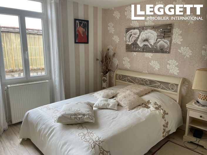 Image No.6-4 Bed House for sale