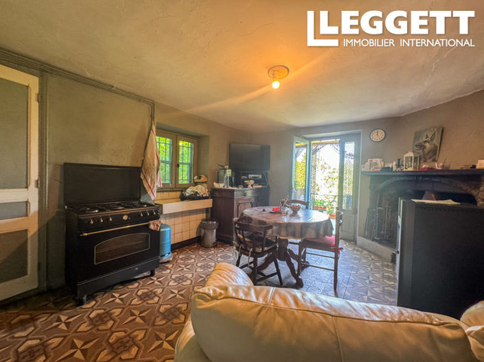 Image No.8-2 Bed House for sale