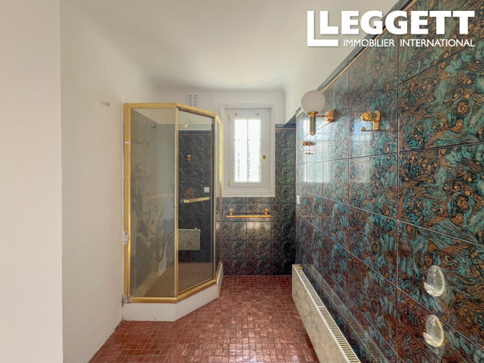 Image No.10-3 Bed Apartment for sale