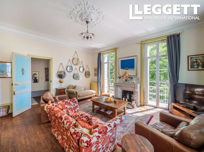 Image No.8-9 Bed House for sale