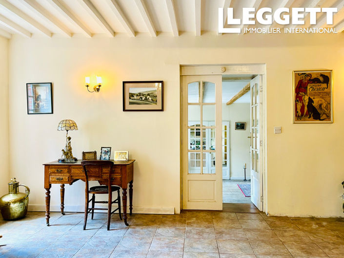 Image No.2-4 Bed House for sale