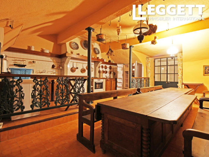 Image No.8-12 Bed Chateaux for sale