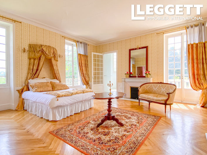 Image No.7-Châteaux de 12 chambres à vendre à Marcilloles