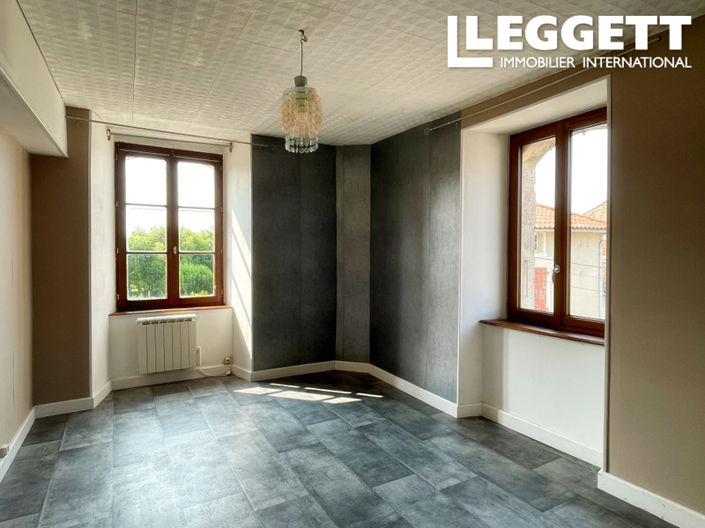 Image No.8-2 Bed House for sale