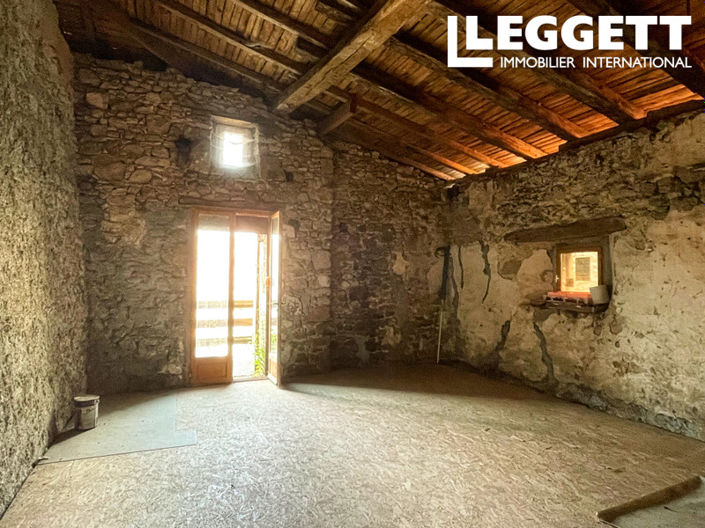 Image No.9-2 Bed House for sale