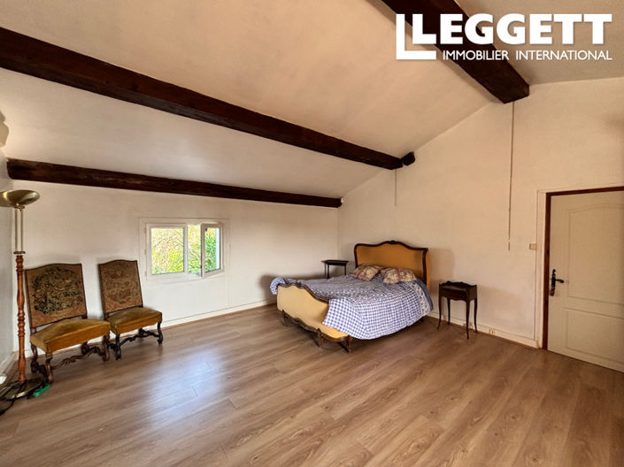 Image No.8-4 Bed House for sale