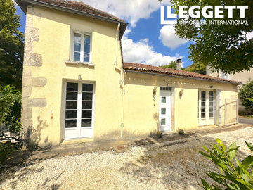1 - Montbron, Maison