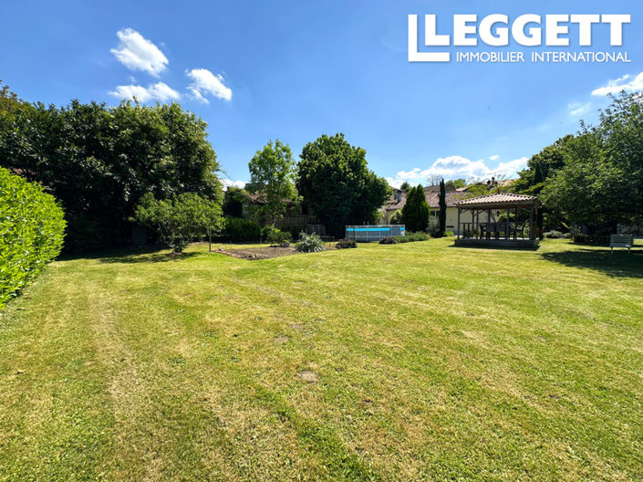 Image No.10-3 Bed House for sale