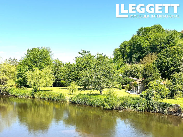 Image No.10-3 Bed House for sale