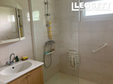 ahr0chm6ly9jzg4uagvzdglhlmltbw8vaw1hz2uvvevom