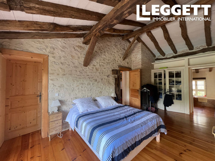 Image No.6-7 Bed House for sale