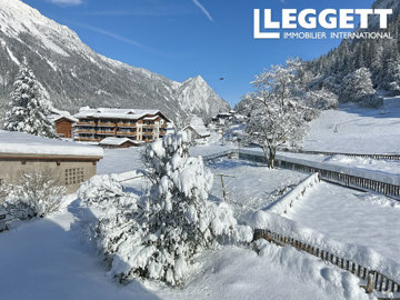 ahr0chm6ly9jzg4uagvzdglhlmltbw8vaw1hz2uvvevom