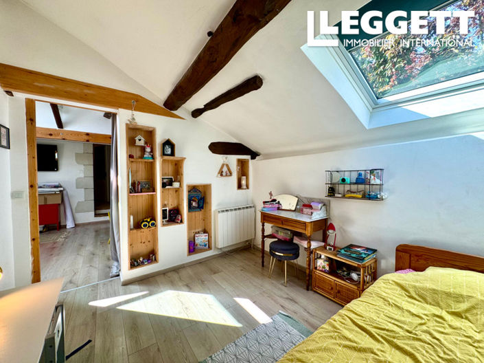 Image No.8-4 Bed House for sale