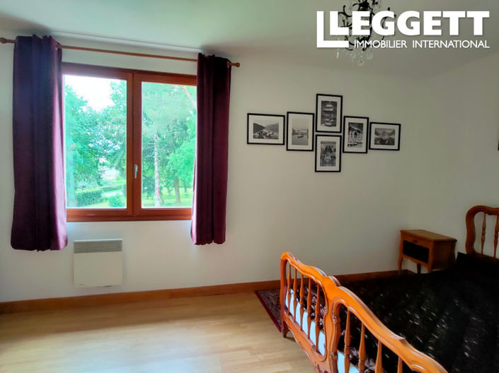 Image No.7-5 Bed House for sale