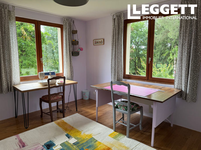 Image No.8-5 Bed House for sale