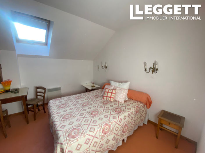 Image No.7-7 Bed House for sale