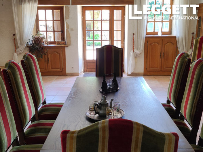 Image No.10-6 Bed House for sale