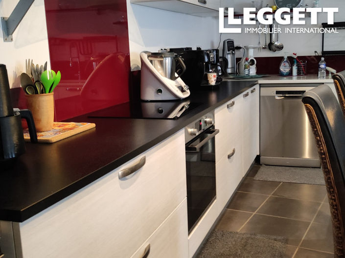 Image No.5-6 Bed House for sale