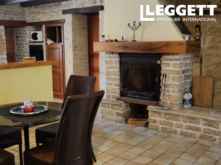 Image No.8-6 Bed House for sale