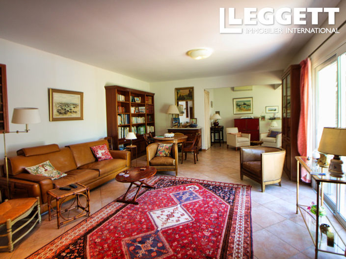 Image No.2-4 Bed House for sale