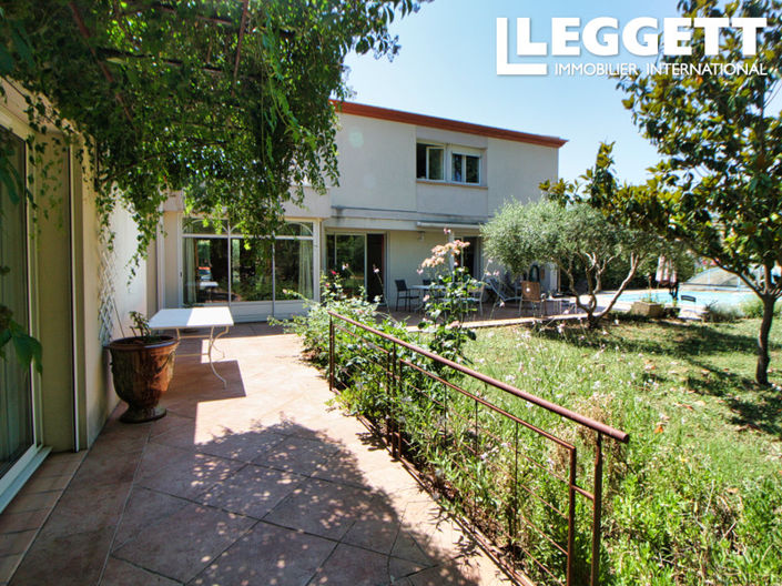 Image No.2-4 Bed House for sale