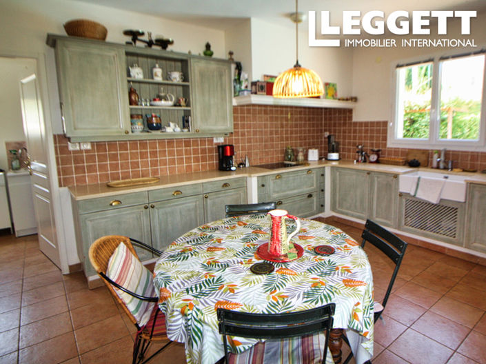 Image No.6-4 Bed House for sale