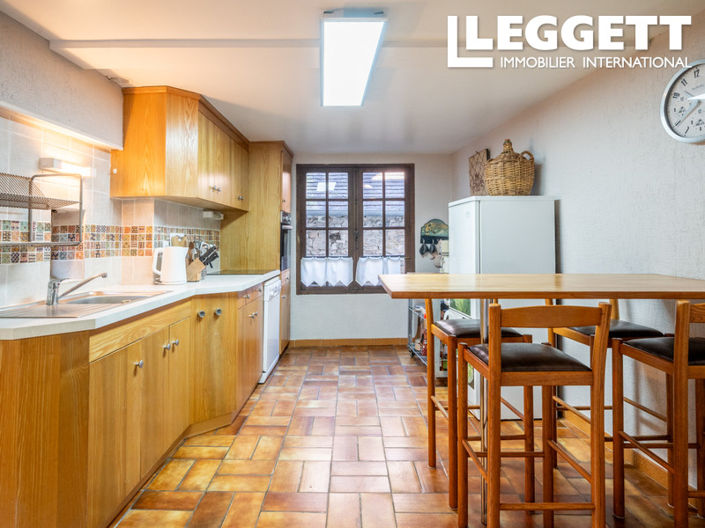 Image No.5-2 Bed House for sale